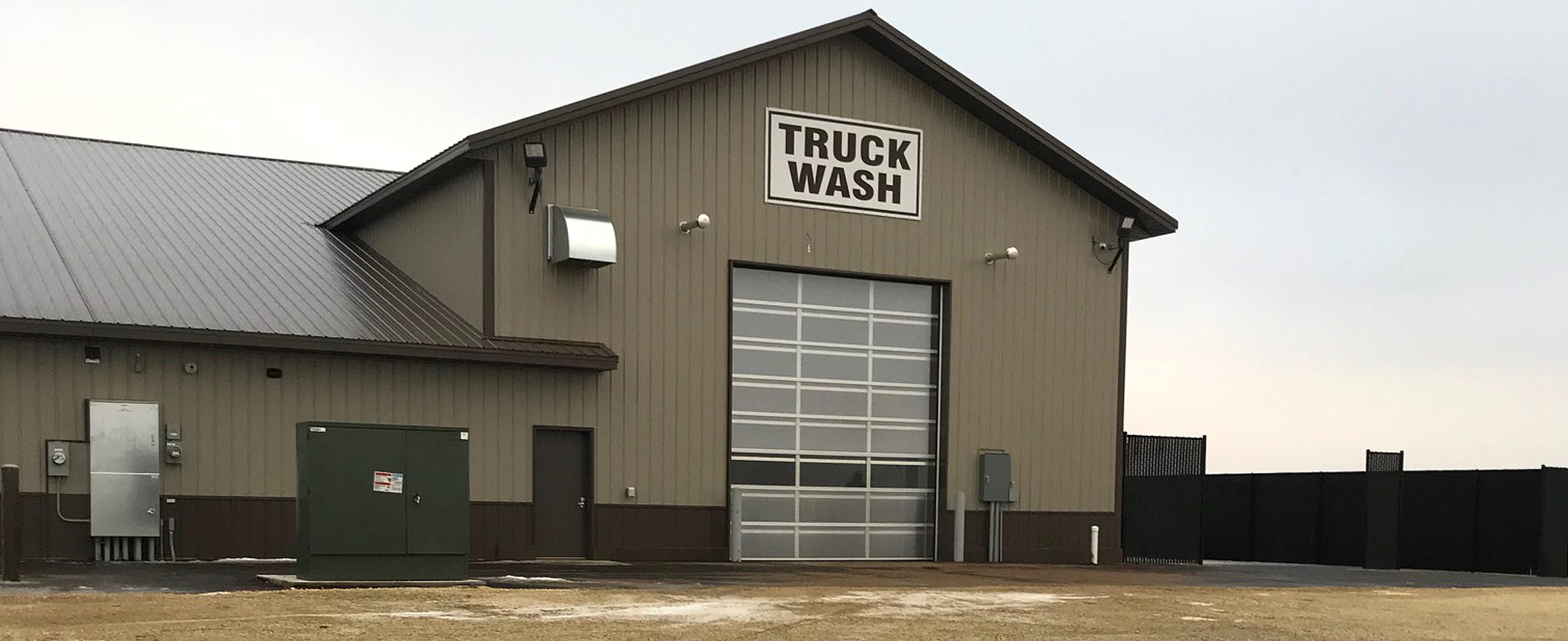 Exterior of Dubbels Truck Wash washing center in Randolph, MN